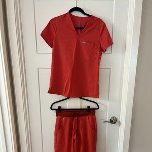 FIGS Scrub Set, XS Catarina Top, XS Petite Zamora Bottom, Clay